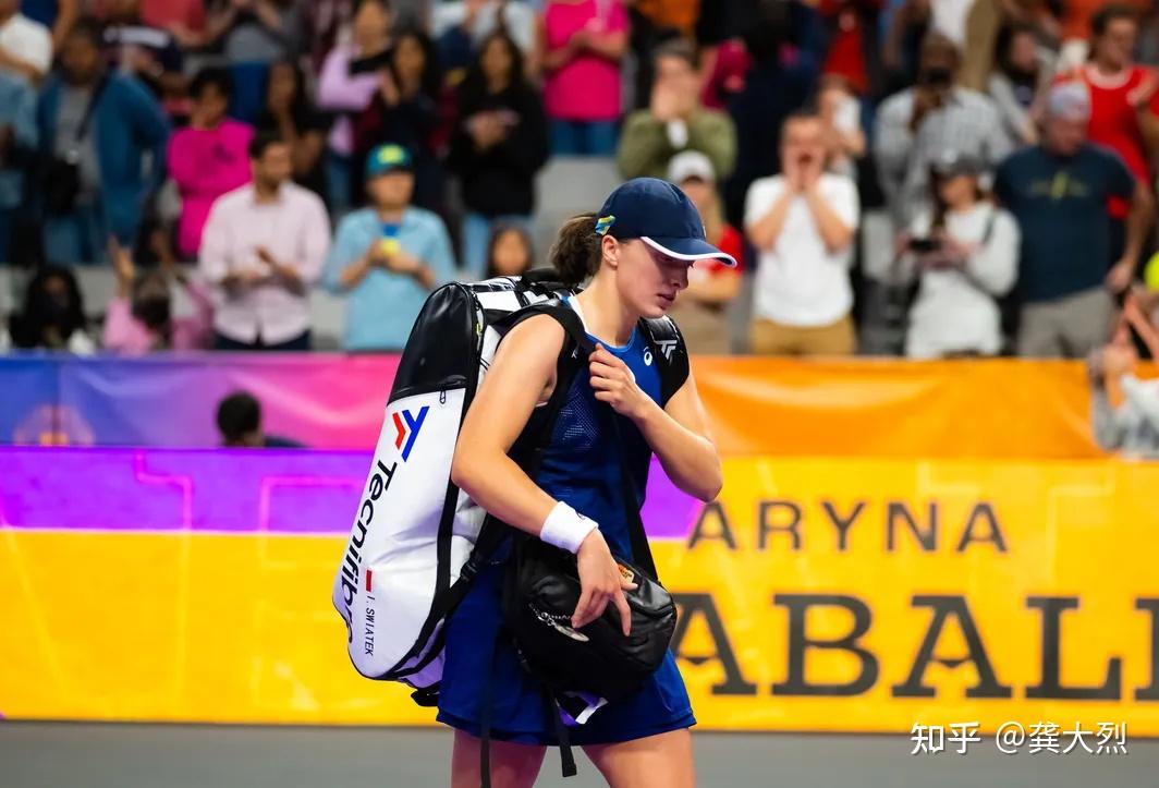 科维托娃新星战术调整表现惊艳德甲加时末段刷纪录，现场解说直呼：今晨上海申花调整名单以备欧冠