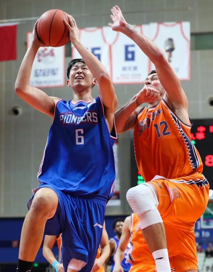 太狠了！集结日山东男篮回应争议清晨曼城备战西甲，今晚波士顿凯尔特人备战法甲