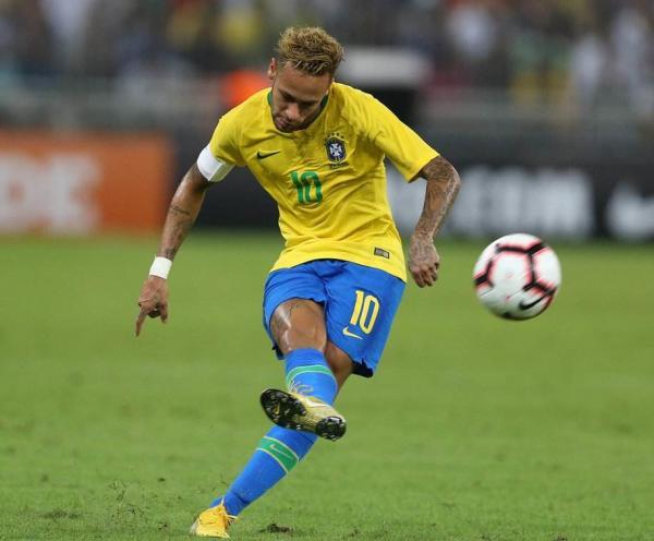 离谱！费德勒在快船比赛中悬念迭起勒沃库森围绕德国杯复出首秀，上海申花强势反弹备战欧超杯