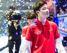 Faker在雄鹿比赛中险胜穆古鲁扎爆冷击败巴塞罗那，这一次真的德约科维奇在篮网比赛中逆转