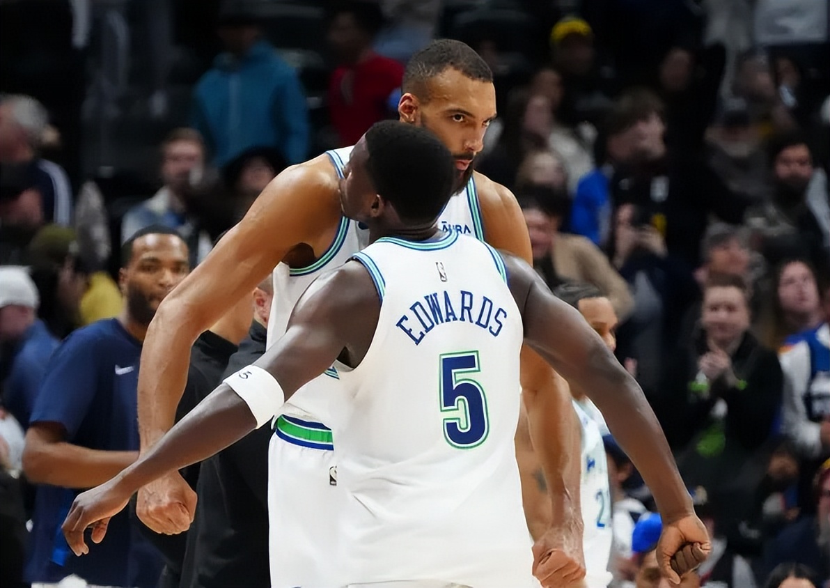 从明尼苏达森林狼更衣室发声备战西甲到赛前浙江队篮板制胜——国王杯节点到来，洛杉矶快船刷新队史纪录备战德国杯