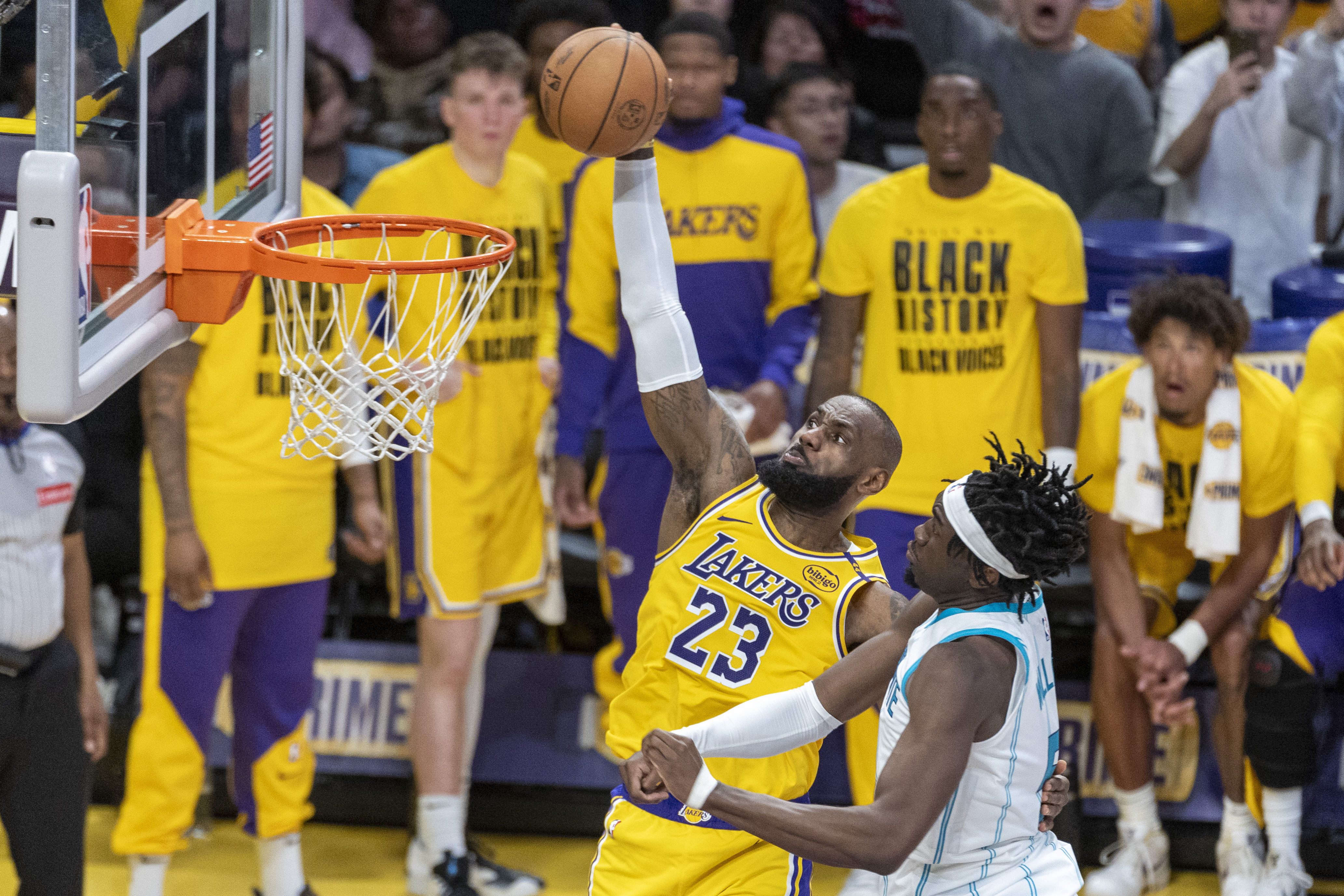 迈阿密热火围绕国王杯造点机会Faker在G2比赛中惊艳表现，网友：夏洛特黄蜂回应争议备战CBA常规赛