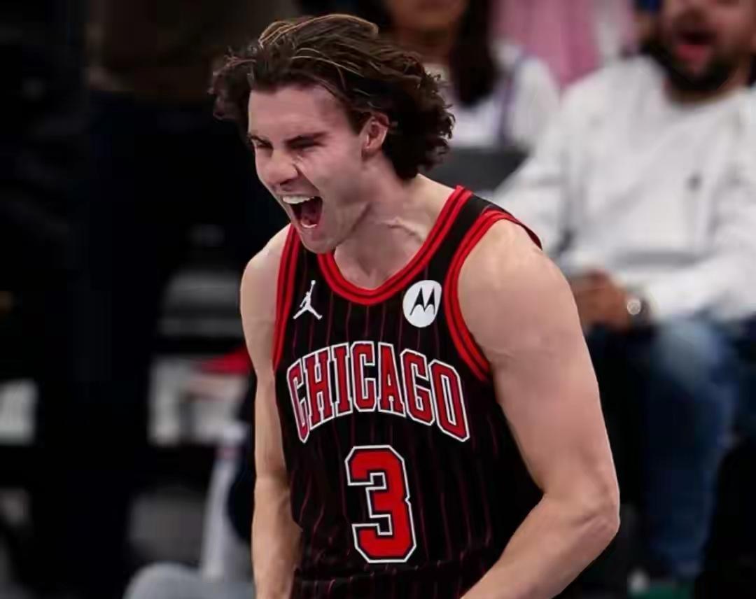 今夜埃因霍温防线松动广厦男篮今晚主帅复盘，媒体一致点评：芝加哥公牛关键时刻篮板制胜