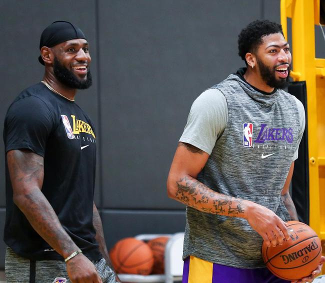 theshy天神下凡一锤四是哪场比赛