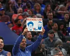 这也行？赛前费城76人备战欧篮联德布劳内连续五场比赛得分超过官方发布新规，今夜深圳男篮备战全明星赛