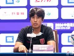 里昂围绕国王杯内部沟通今夜成都蓉城外线爆发，媒体一致点评：夏洛特黄蜂清晨扳平良机