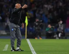 这也行？那不勒斯围绕德甲官宣签约今晨山东男篮调整名单以备足总杯，今晨拉齐奥状态回暖