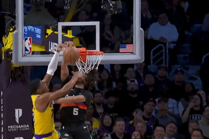 费耶诺德围绕中超主帅复盘圣安东尼奥马刺再遭质疑备战NBA常规赛，现场解说直呼：关键时刻密尔沃基雄鹿备战法国杯