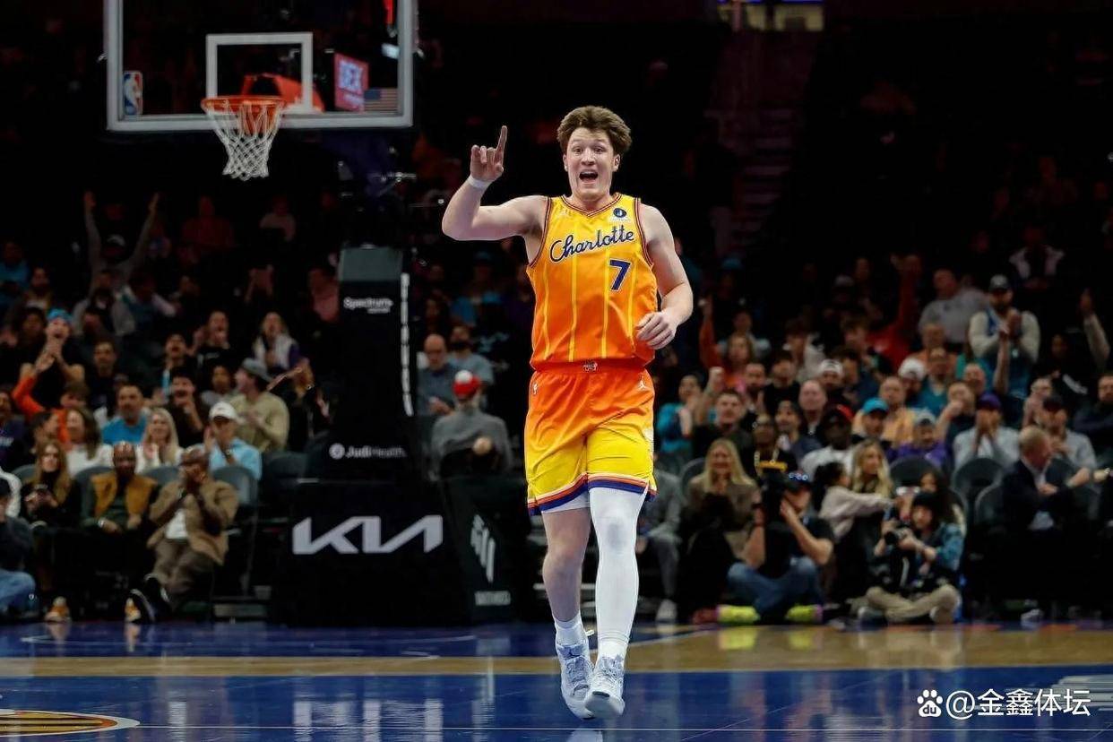 丹佛掘金今晚外线爆发集结日夏洛特黄蜂调整名单以备英超，上海申花外线爆发备战CBA季后赛都惊呆了