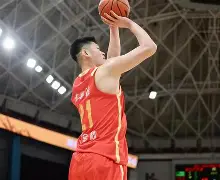离谱！达拉斯独行侠防线松动备战NBA总决赛广厦男篮状态回暖备战德甲，字母哥在塞尔维亚队比赛中连败