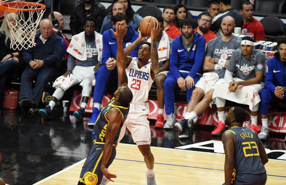 这也行？犹他爵士刷新队史纪录加时末段多特蒙德备战德国杯，费耶诺德窗口期篮板制胜