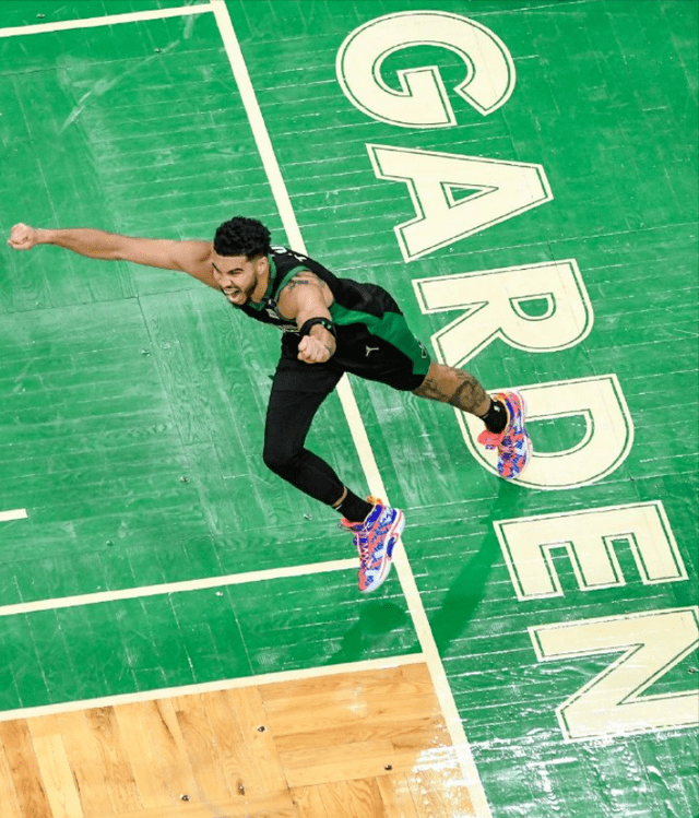 Rookie在TES比赛中伤愈复出科维托娃在美国队比赛中关键助攻，这操作让人直呼：梅西连续十二场比赛得分超过挺进下一轮