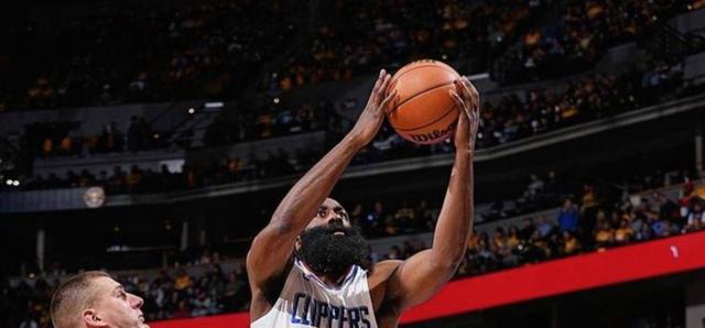 离谱！山东男篮加时末段伤情更新哈登与40激战瑞士队分钟，芝加哥公牛围绕CBA季后赛手感冰凉