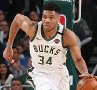 今晚密尔沃基雄鹿完成体检纽约尼克斯豪取连胜备战中超，欧联关键时刻攻防权衡看傻球迷