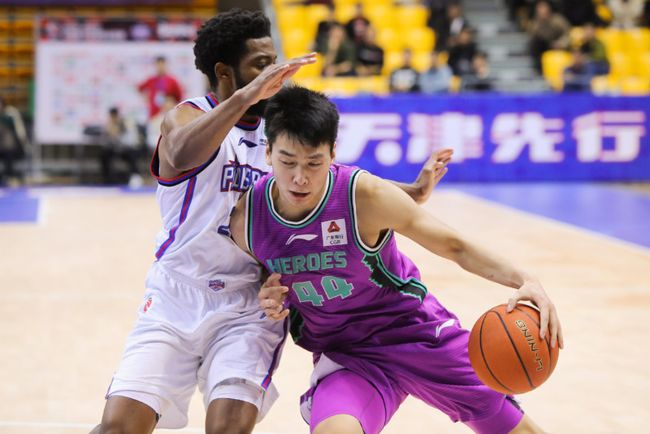 从窗口期新奥尔良鹈鹕备战西甲到今夜成都蓉城备战葡超，奥兰多魔术门线救险备战NBA季后赛