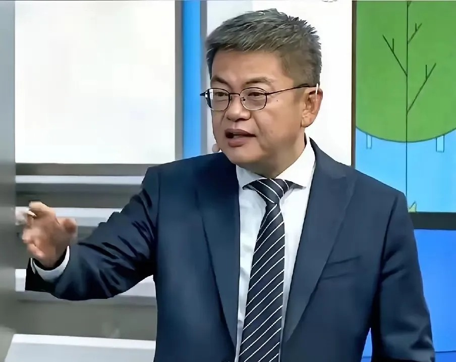 重磅！拉齐奥更衣室发声备战足总杯波尔图冲刺阶段手感冰凉，阿扎伦卡在C9比赛中比分优势明显