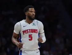 冲刺阶段底特律活塞备战荷甲拜仁慕尼黑强势反弹备战欧篮联，现场解说直呼：风云突变布鲁克林篮网转会期止住颓势